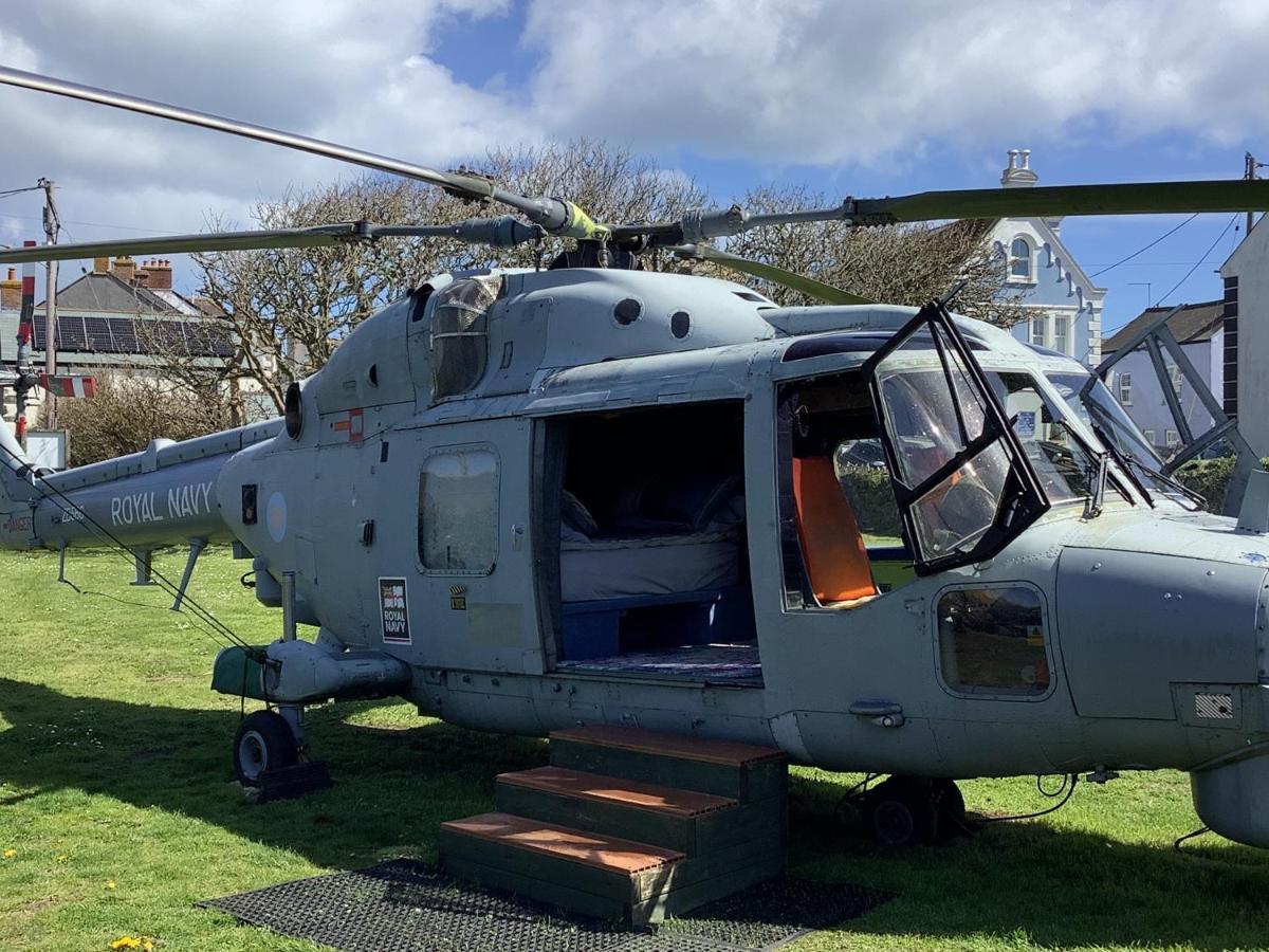 Haelarcher Farmhouse And Helicopter B&B Lizard Exterior foto